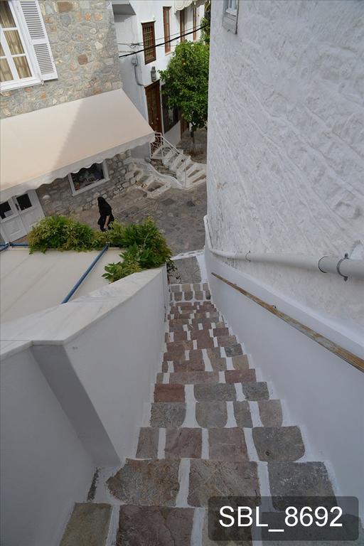 Areti Hotel Hydra  Exterior photo